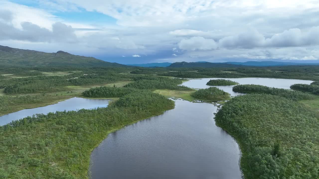 雄伟的山地景观Härjedalen视频素材