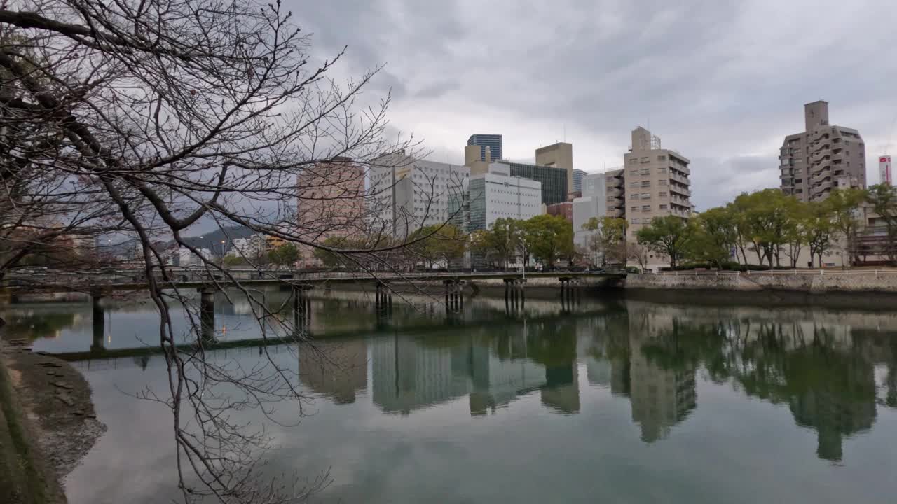 城市天际线和倒影水视频素材