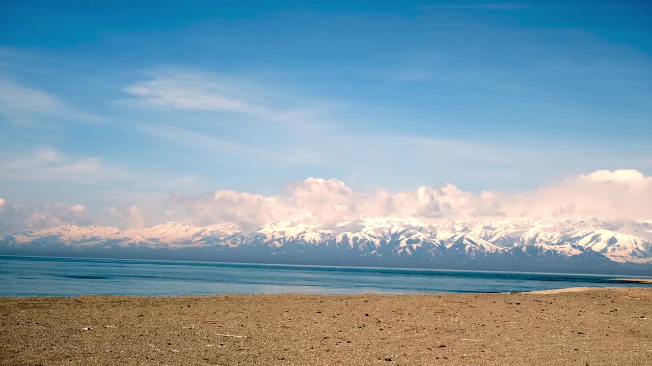 春天的盐山湖视频素材