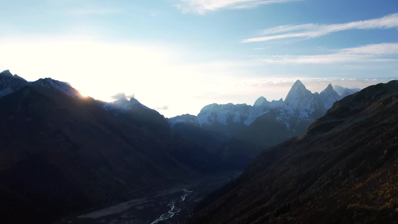 风景优美的秋山视频下载