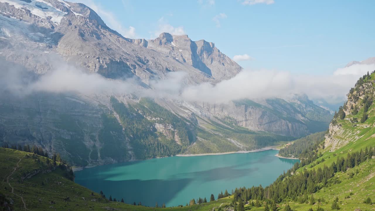 瑞士阿尔卑斯山脉的奥斯钦纳湖风景视频素材