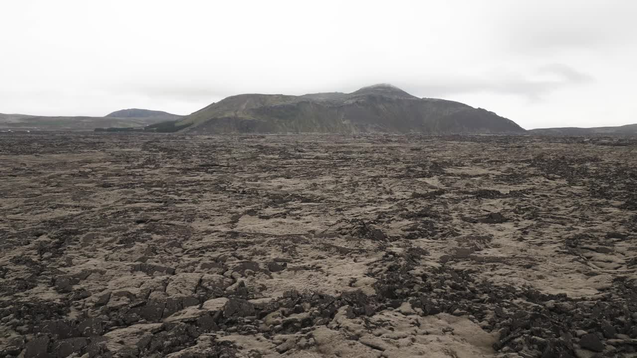 冰岛雷克雅那半岛的大型熔岩场，航拍摄影视频素材