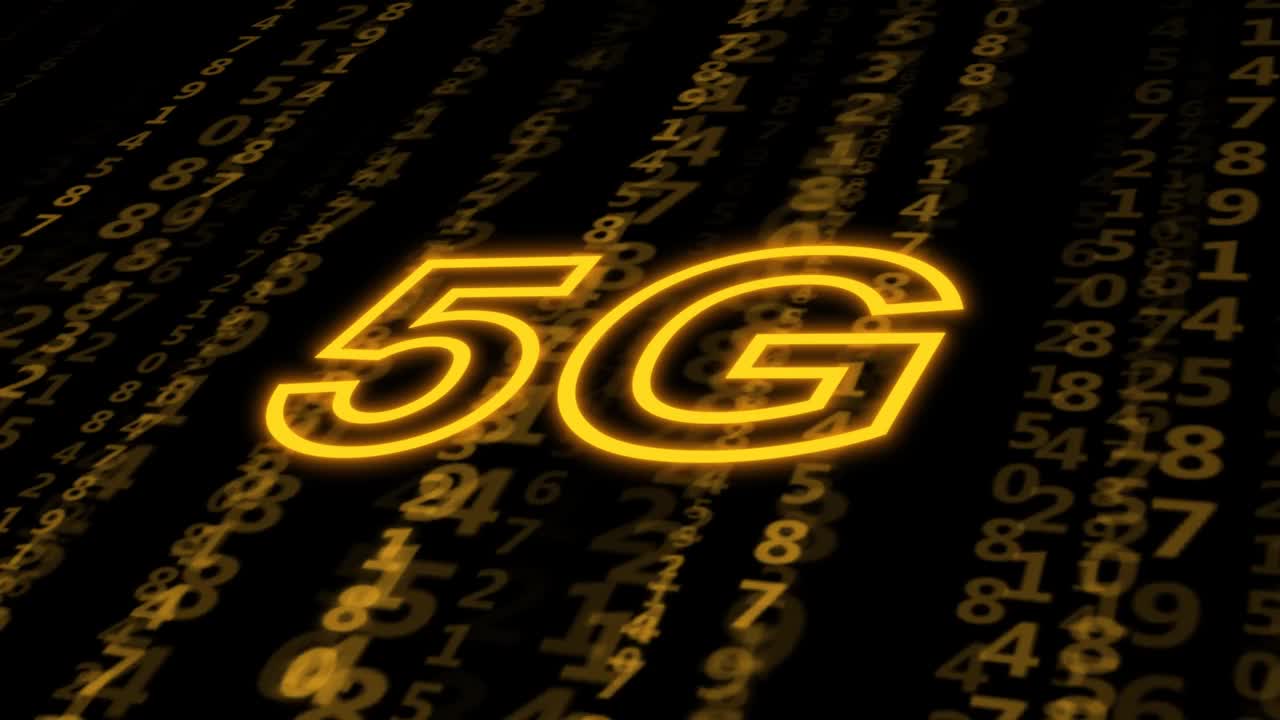 移动数字背景下的5G。新互联网技术的概念。视频素材