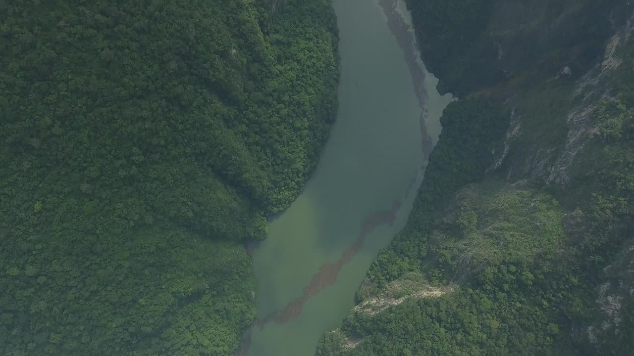 墨西哥恰帕斯州的Sumidero峡谷(Cañón del Sumidero)视频素材