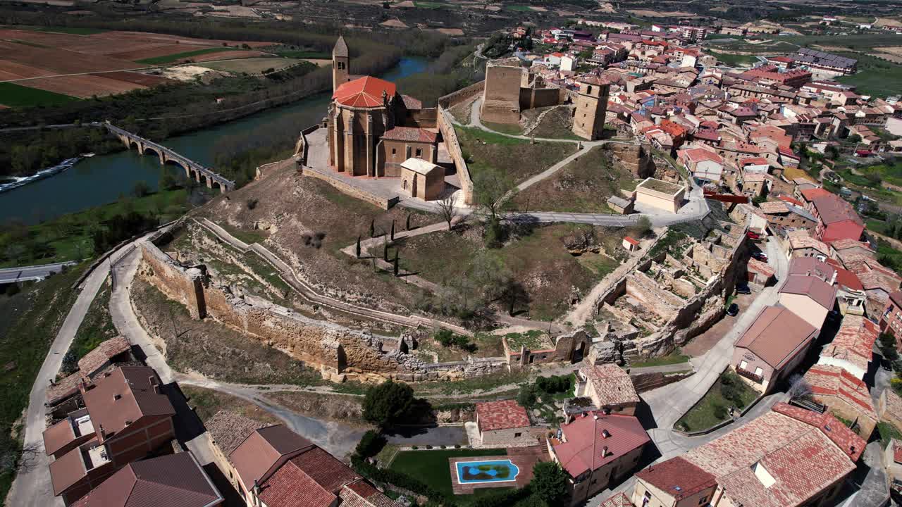 圣维森特德拉桑塞拉鸟瞰图，著名的旅游目的地在拉里奥哈，西班牙。视频素材