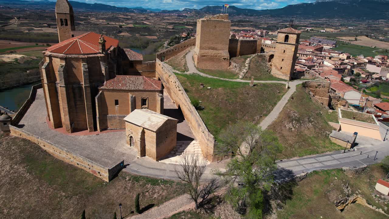 圣维森特德拉桑塞拉鸟瞰图，著名的旅游目的地在拉里奥哈，西班牙。视频素材