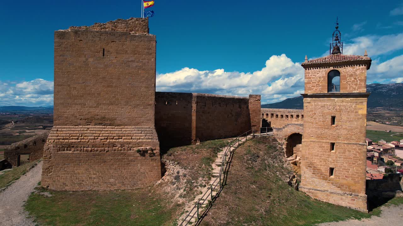 圣维森特德拉桑塞拉鸟瞰图，著名的旅游目的地在拉里奥哈，西班牙。视频素材