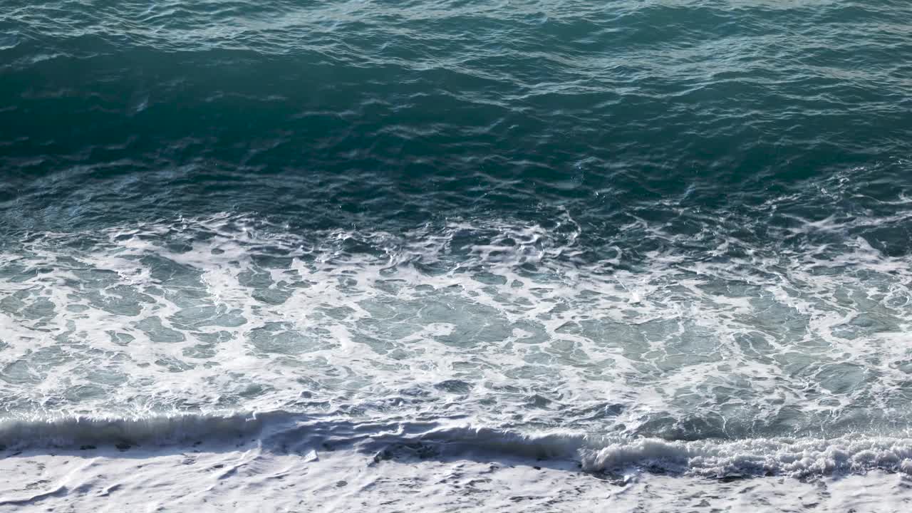 海浪飞溅视频下载