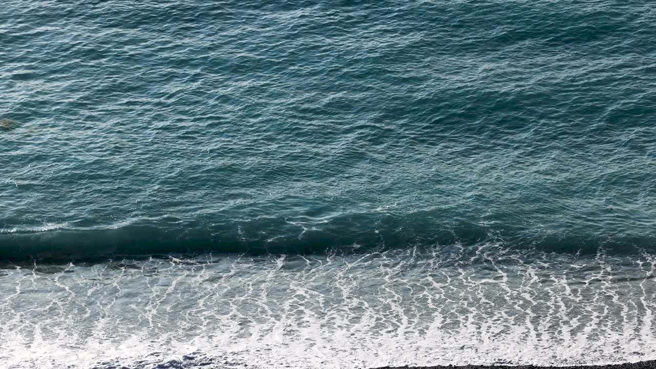 海浪飞溅视频下载