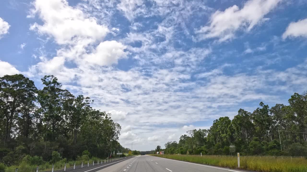 风景优美的乡村自驾游视频素材