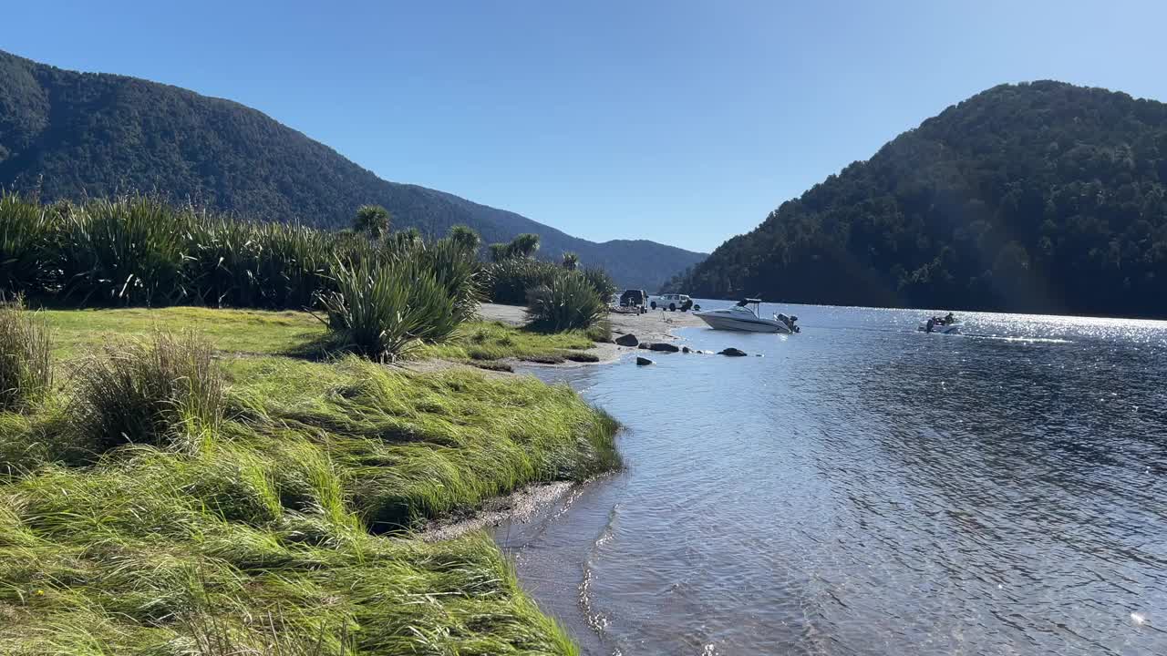 新西兰西海岸偏远的帕林加湖视频下载