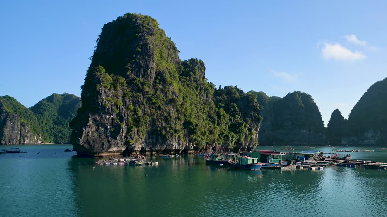 下龙湾渔民的房屋视频下载