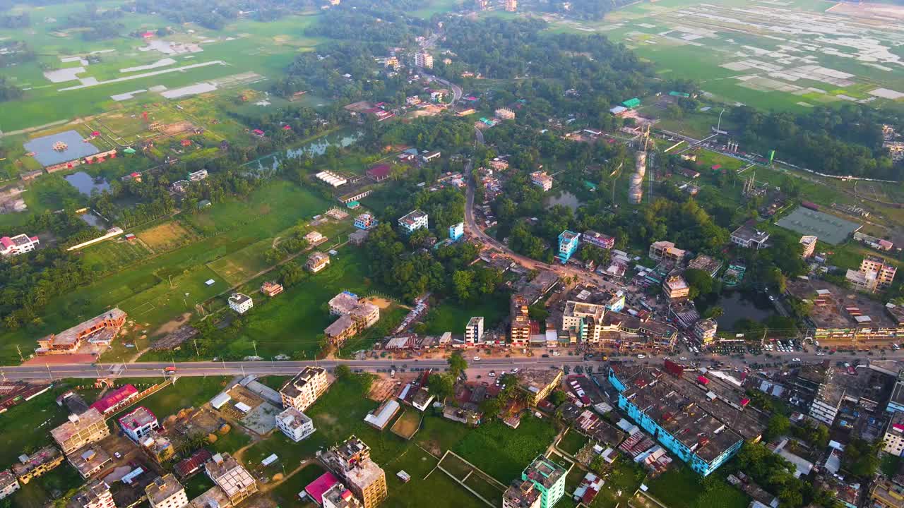 郊区城市和农田，孟加拉国，空中建立，概念城市化视频素材