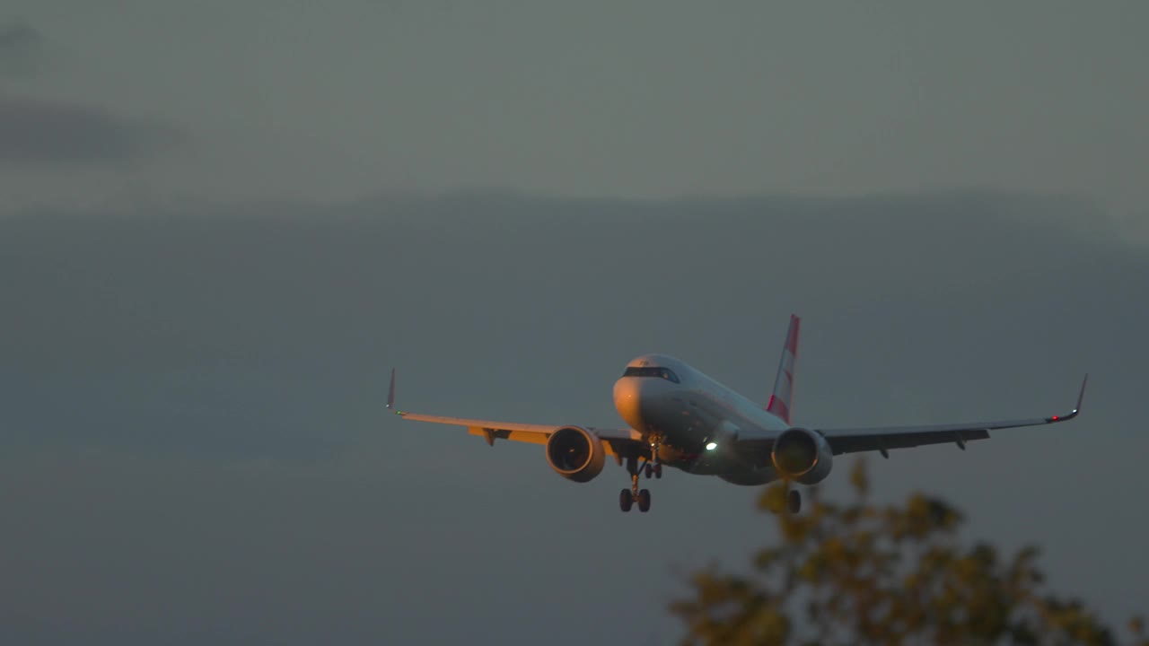 奥地利航空公司空客A320视频素材