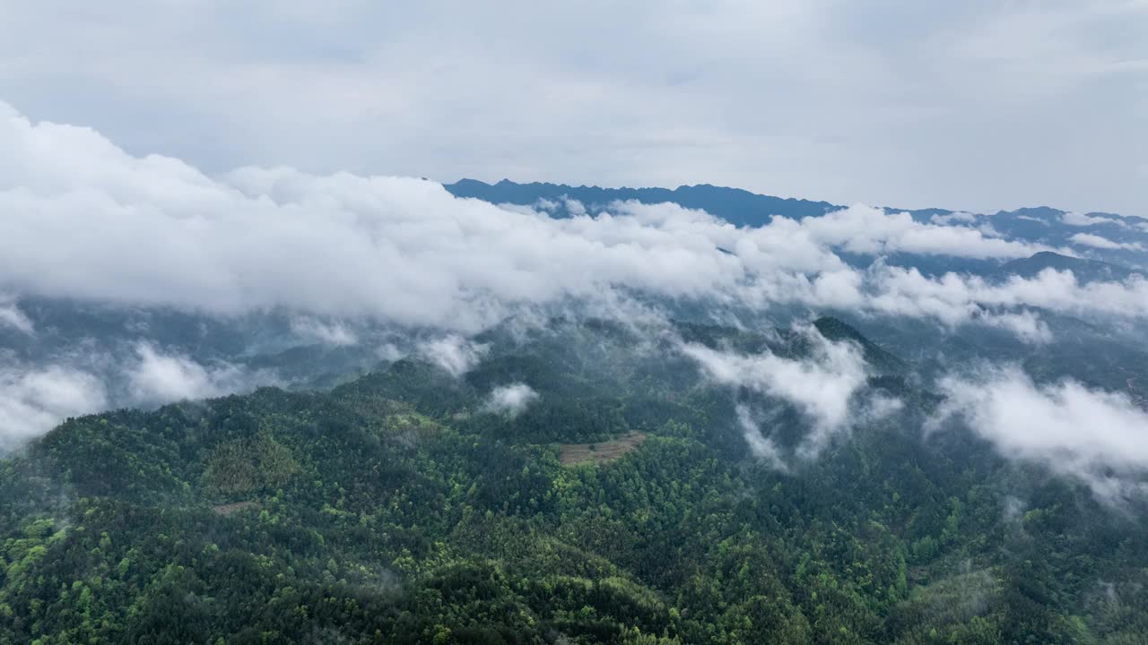 航拍云海，雾和山视频素材