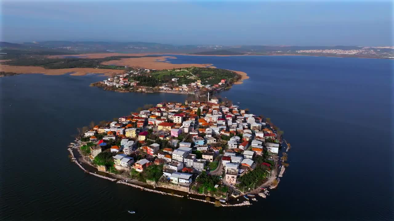 Gölyazı半岛和乌鲁阿巴特湖从无人机，布尔萨视频下载