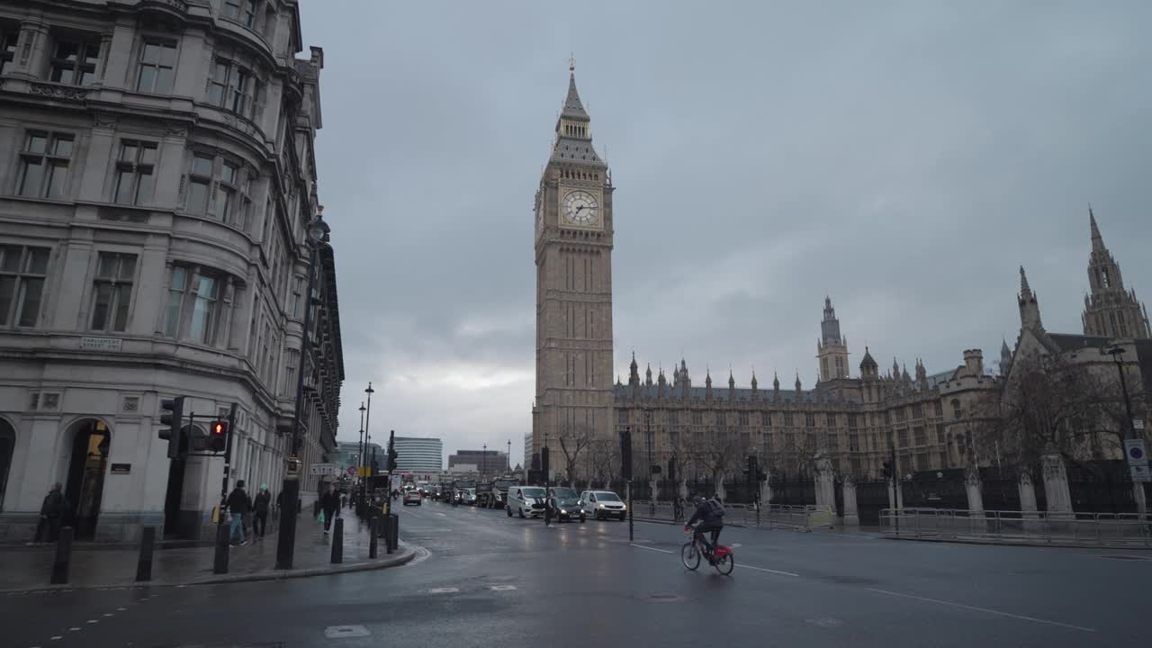 大本钟和议会大厦，威斯敏斯特宫多云的早晨，英国伦敦视频素材