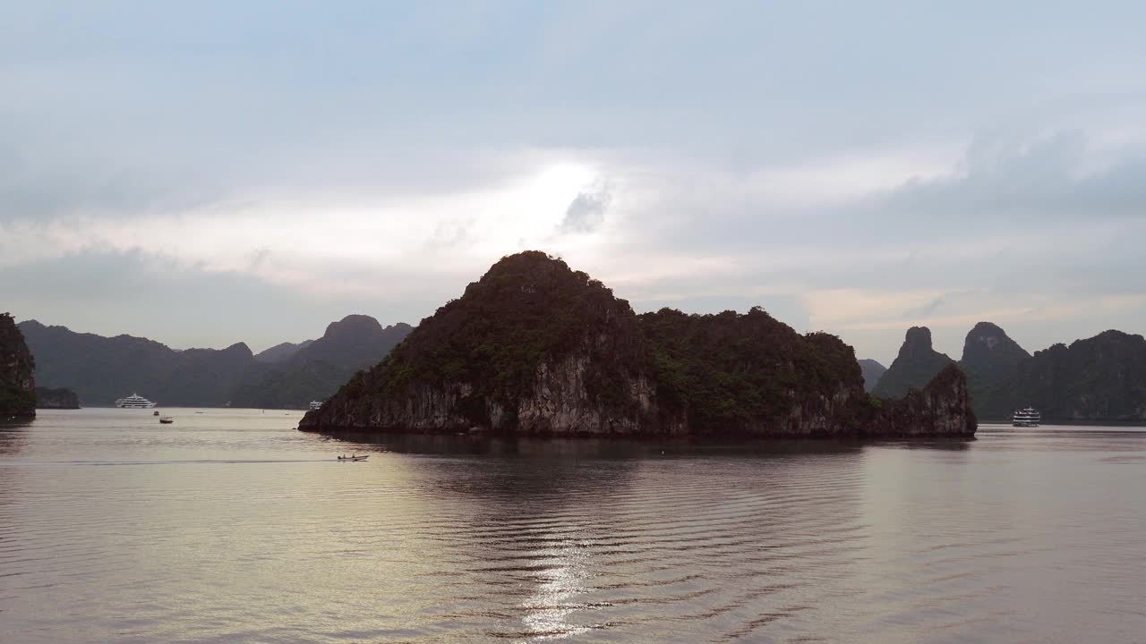 下龙湾，越南视频素材