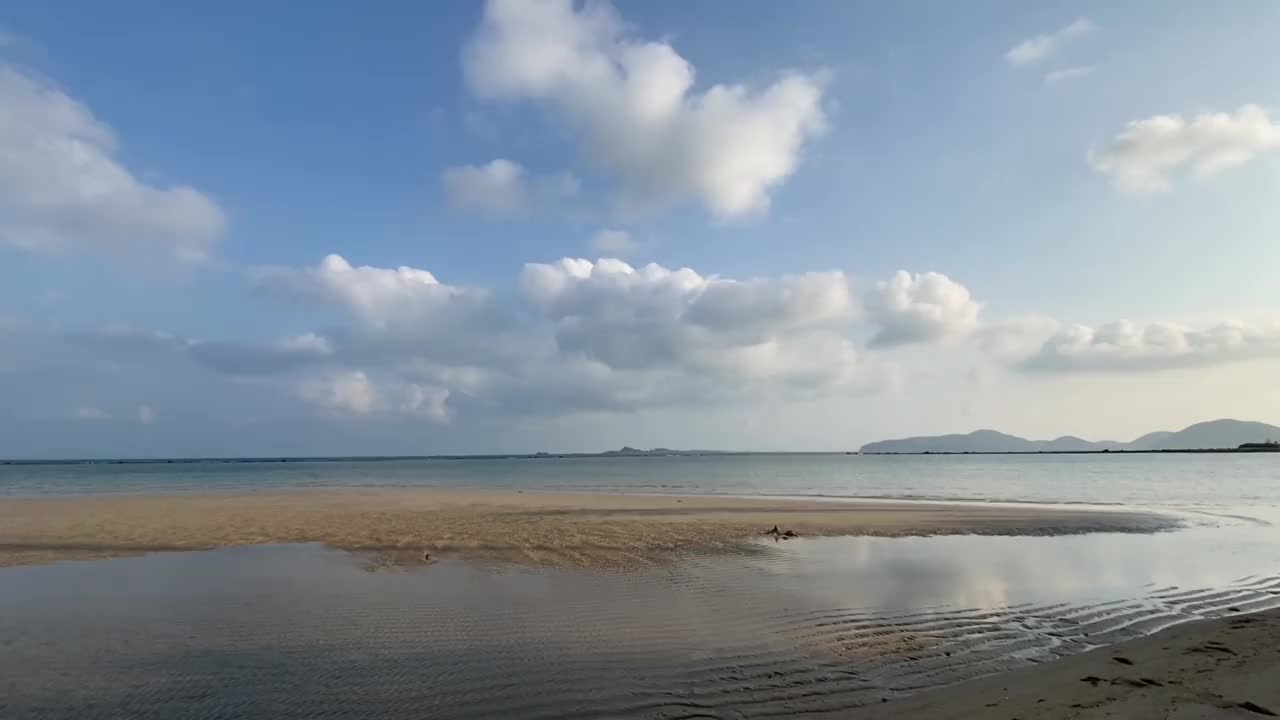 苏梅岛平静的海面视频素材