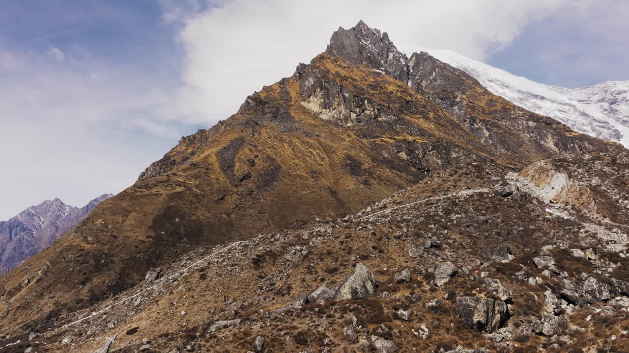 尼泊尔雄伟的雪山视频素材