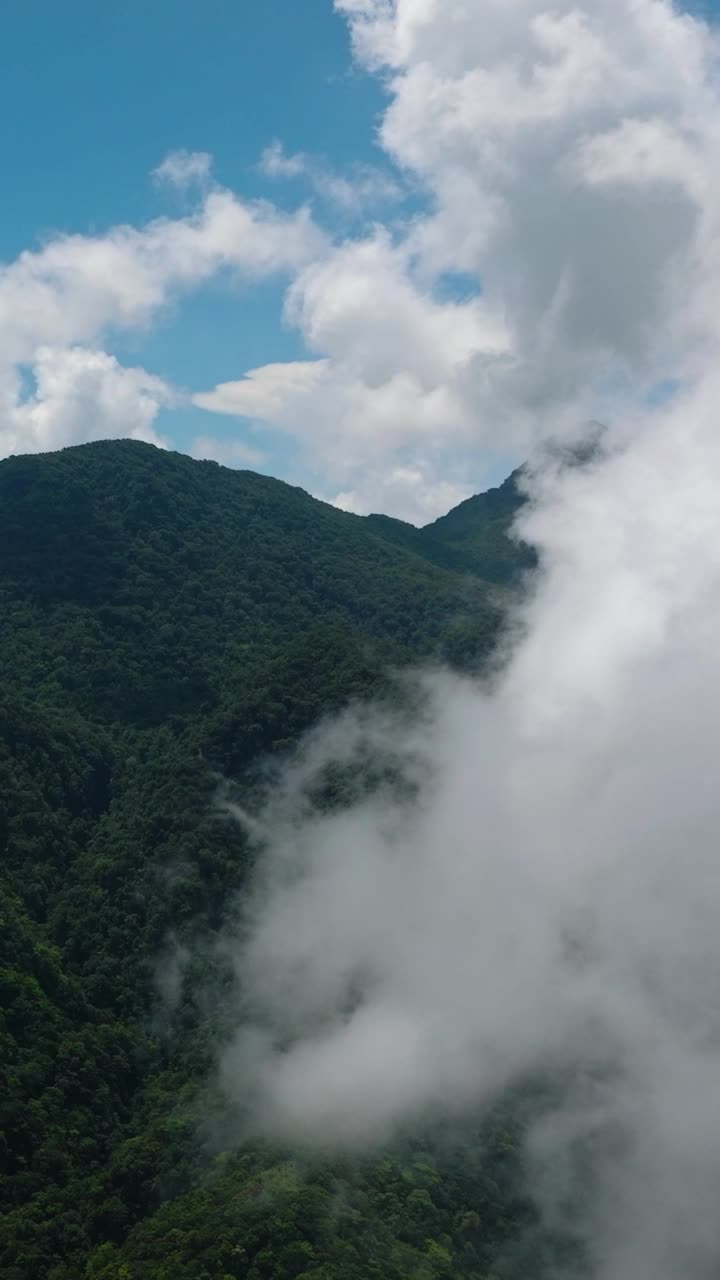 菲律宾卡米金的热带山脉。视频素材