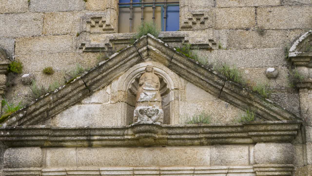 圣诞老人石雕María de Beade教堂，西班牙视频素材