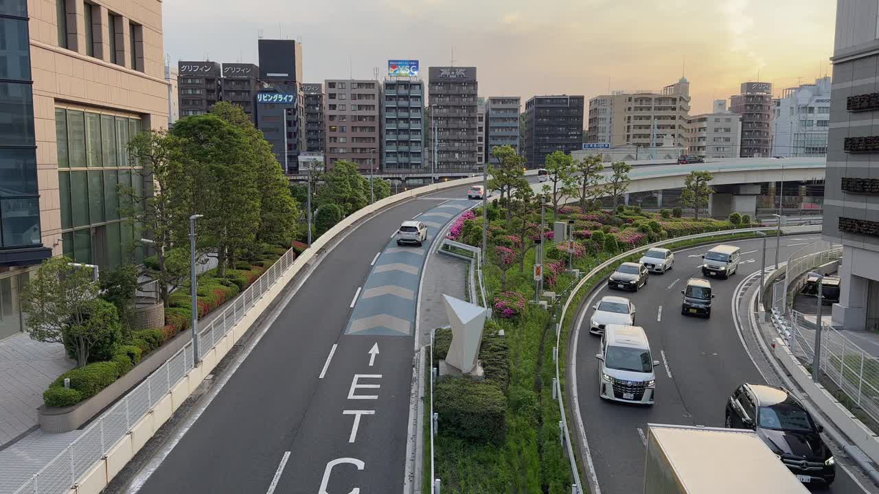 日落时分，日本横滨繁忙的街道视频下载