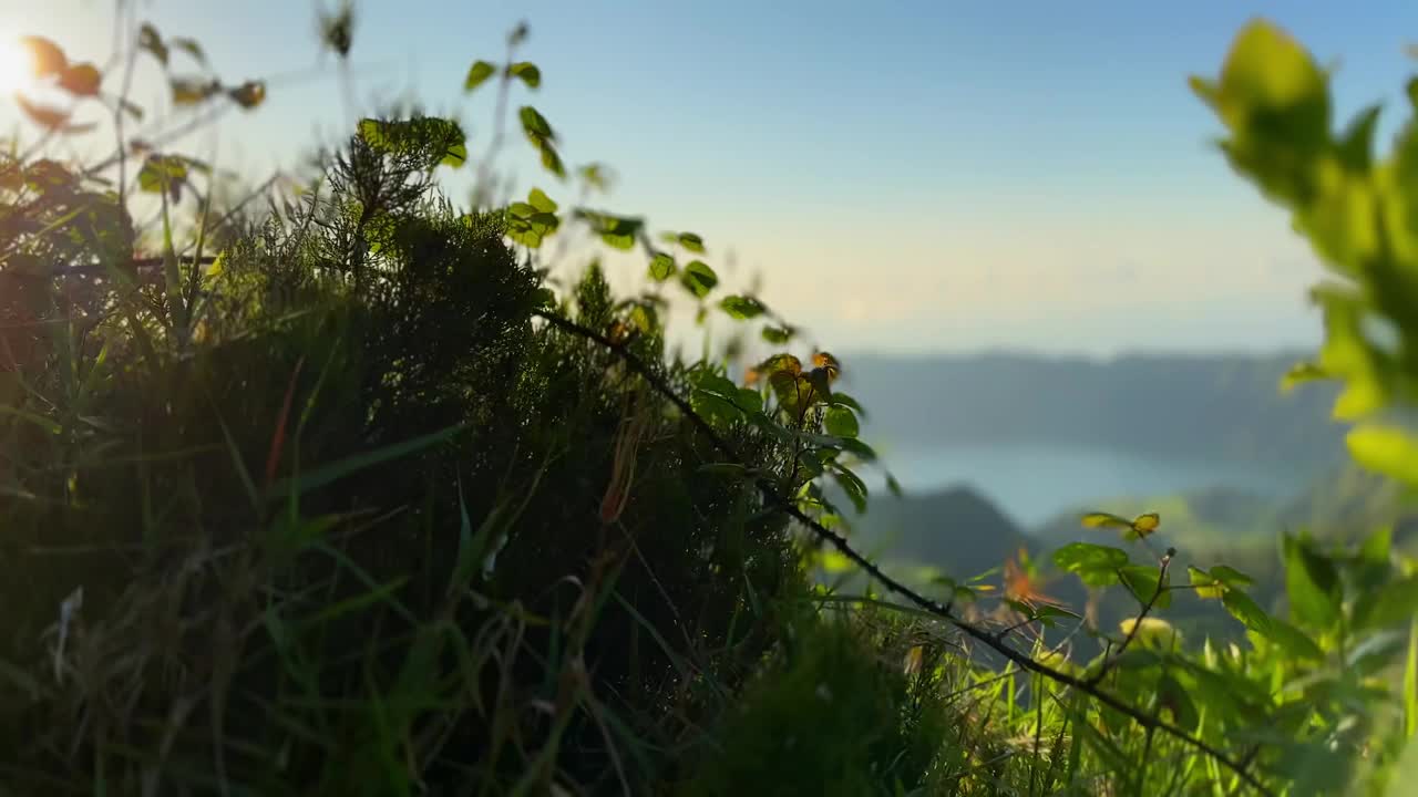 七城泻湖(Lagoa das Sete Cidades)，葡萄牙泻湖，位于葡萄牙亚速尔群岛的s<s:1> o Miguel岛上。视频下载