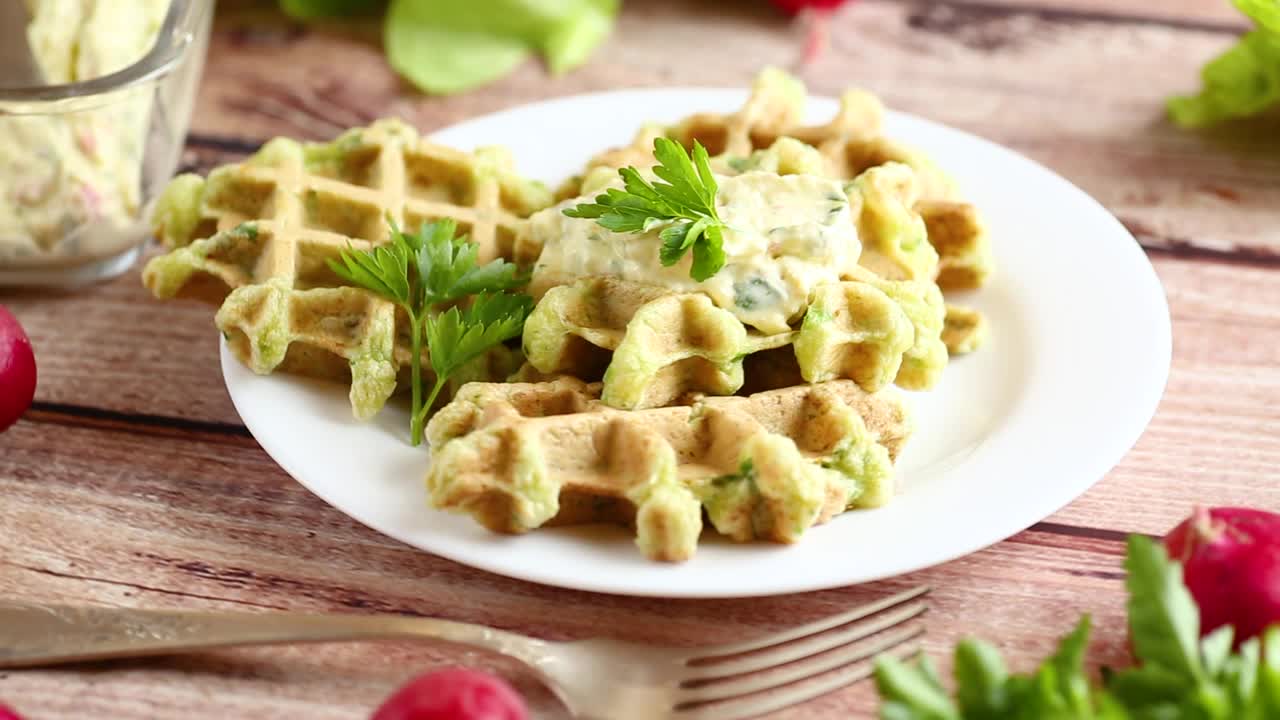 蔬菜白菜华夫饼炒香草视频素材