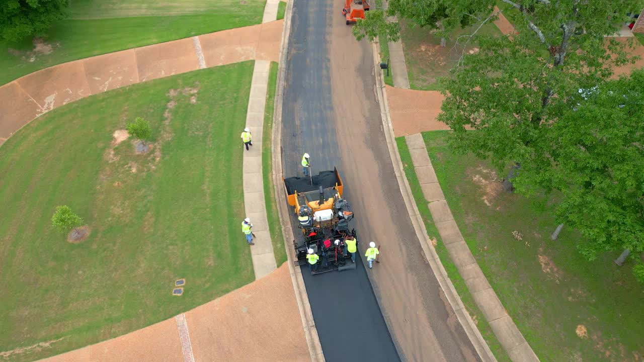 道路施工设备的俯视图视频素材