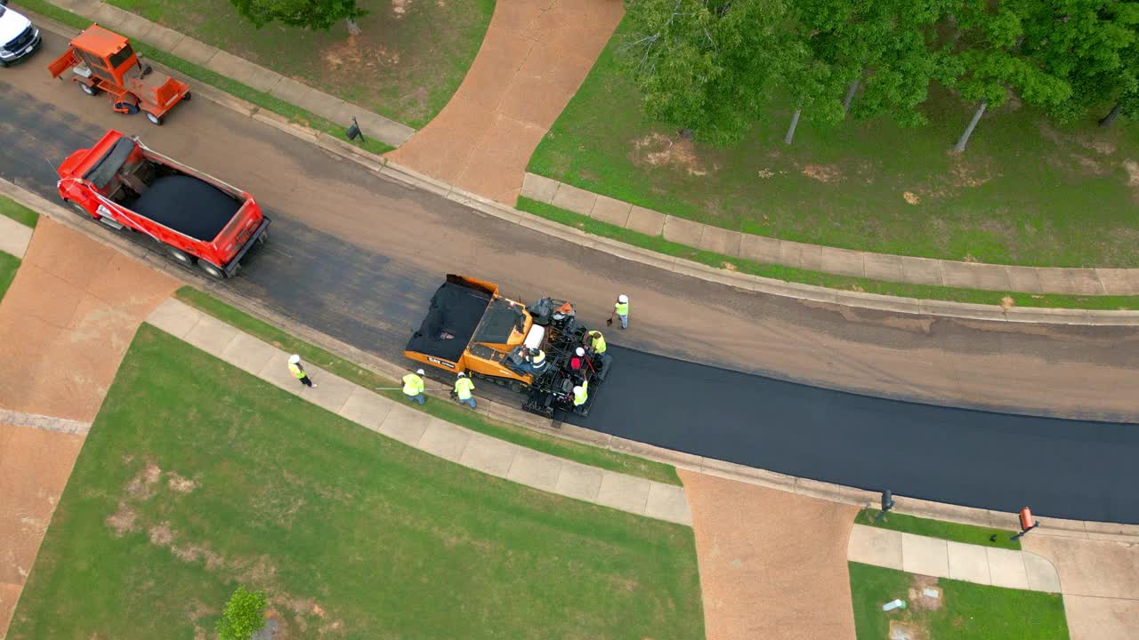 道路施工设备的俯视图视频素材