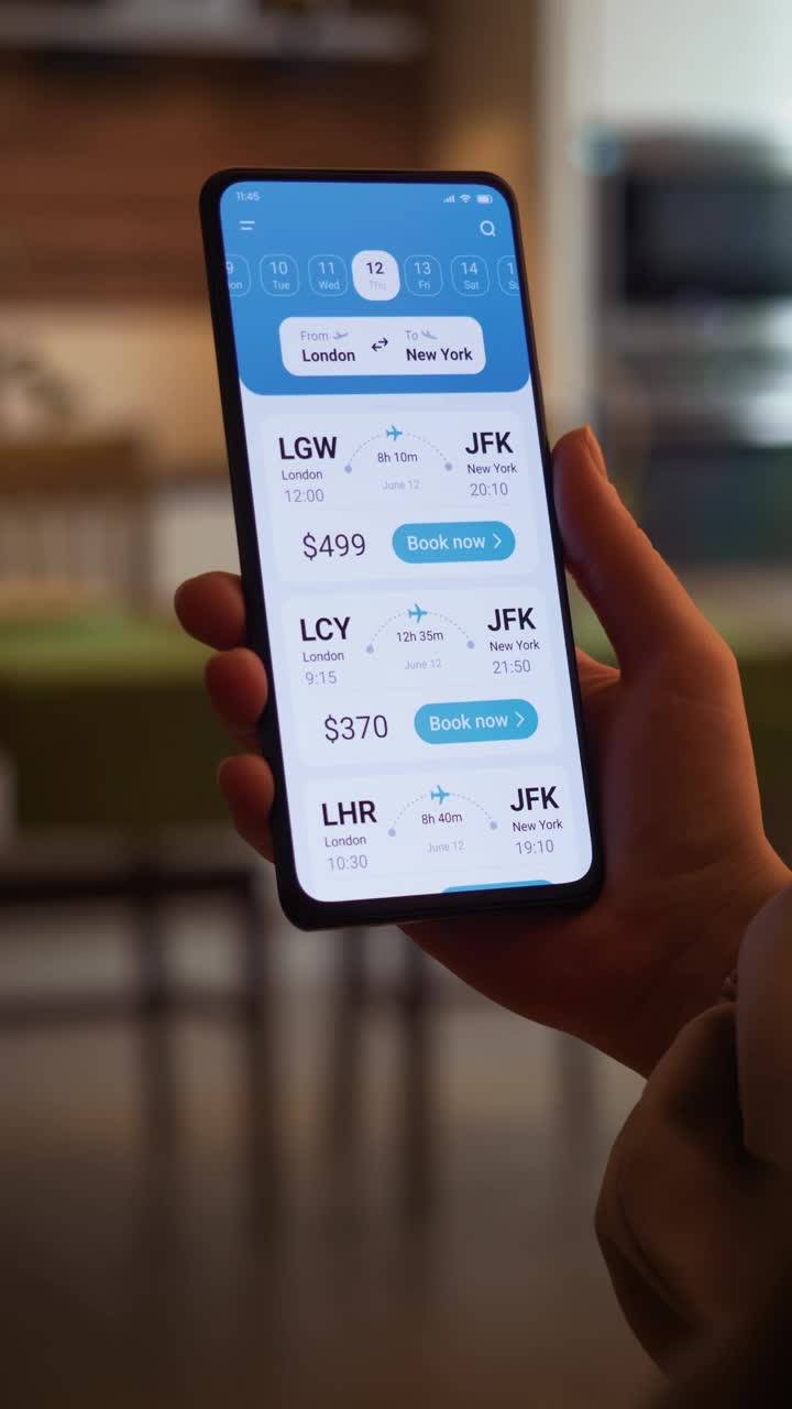 在网上购买机票。使用手机预订应用程序选择飞机座位。虚构的接口。视频下载