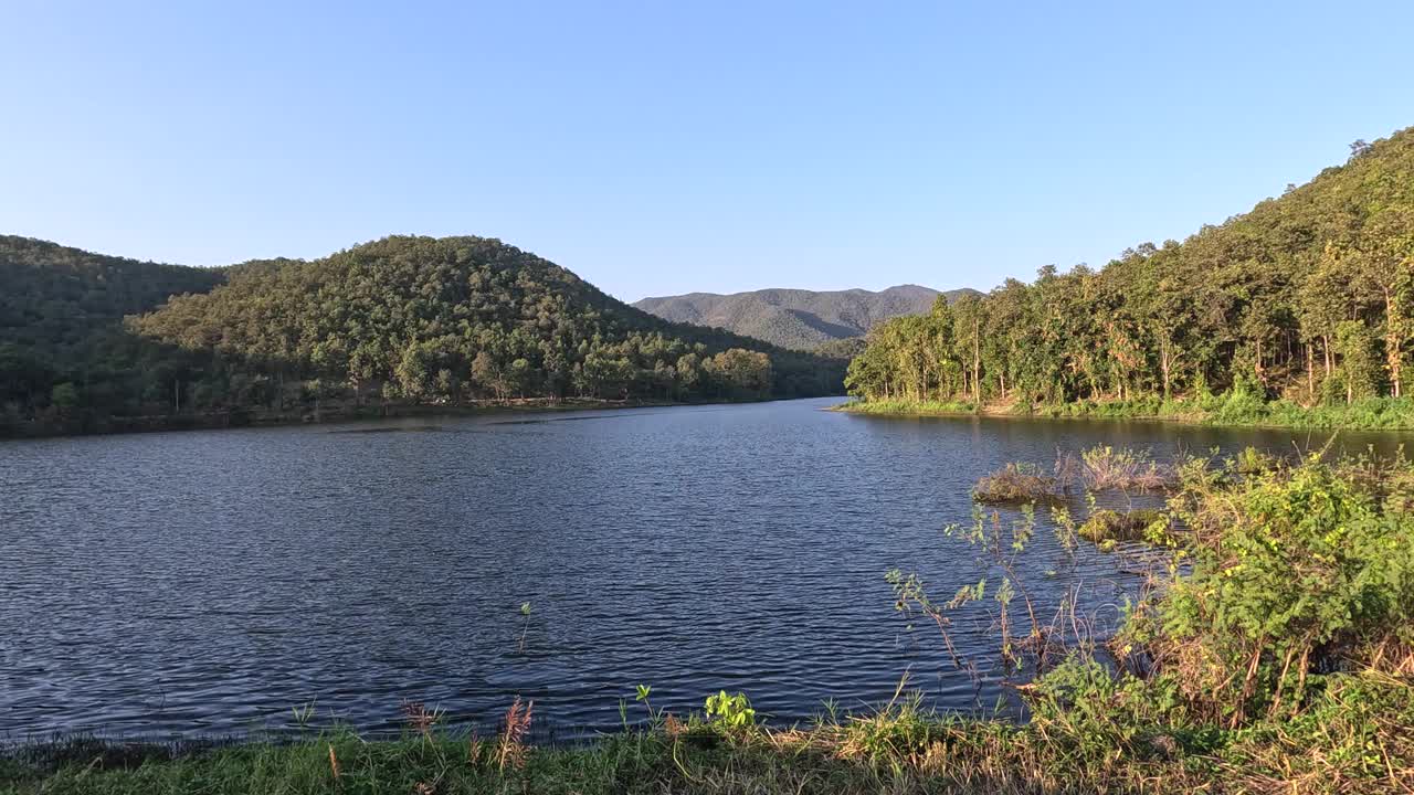 宁静的湖光山色视频素材