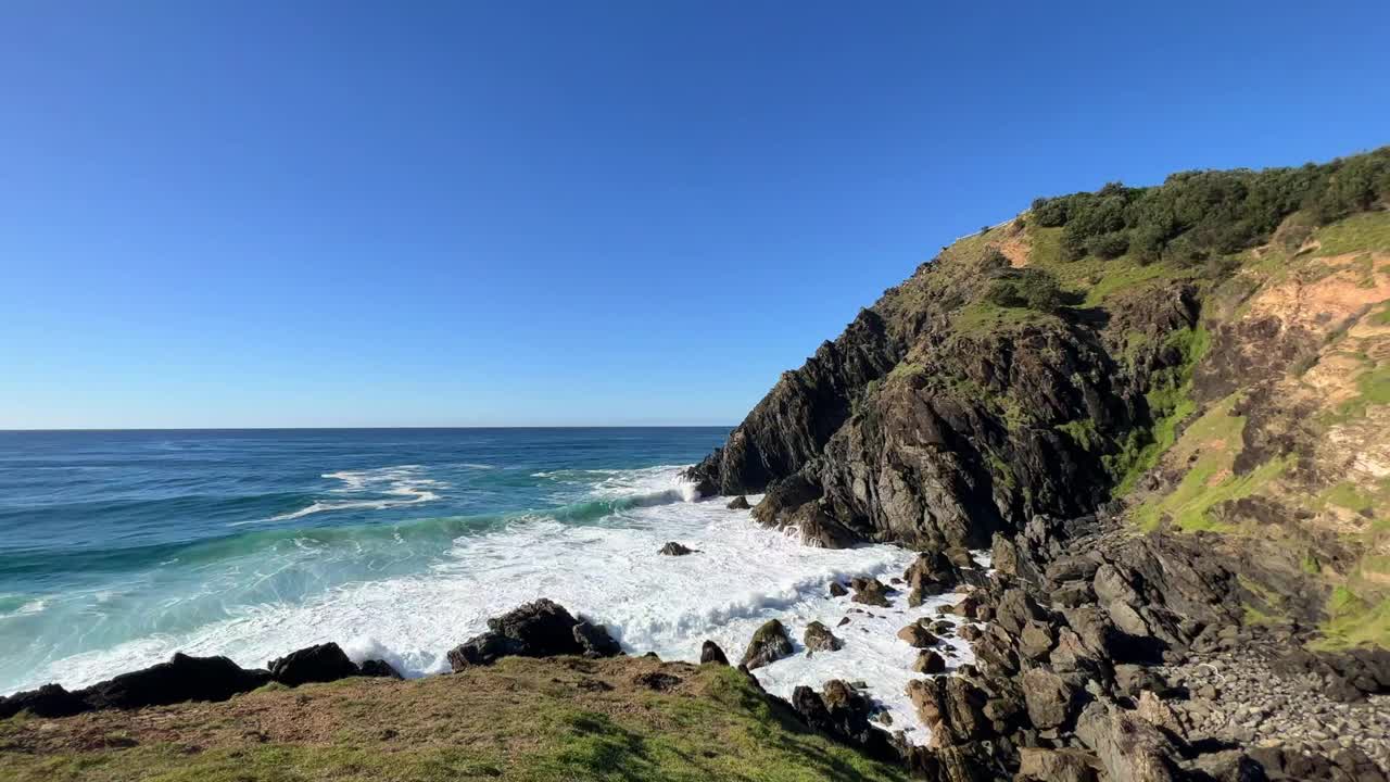 拜伦角岬角和海浪视频下载