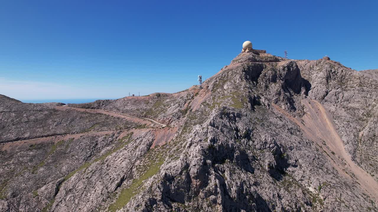 山顶鸟瞰图视频素材