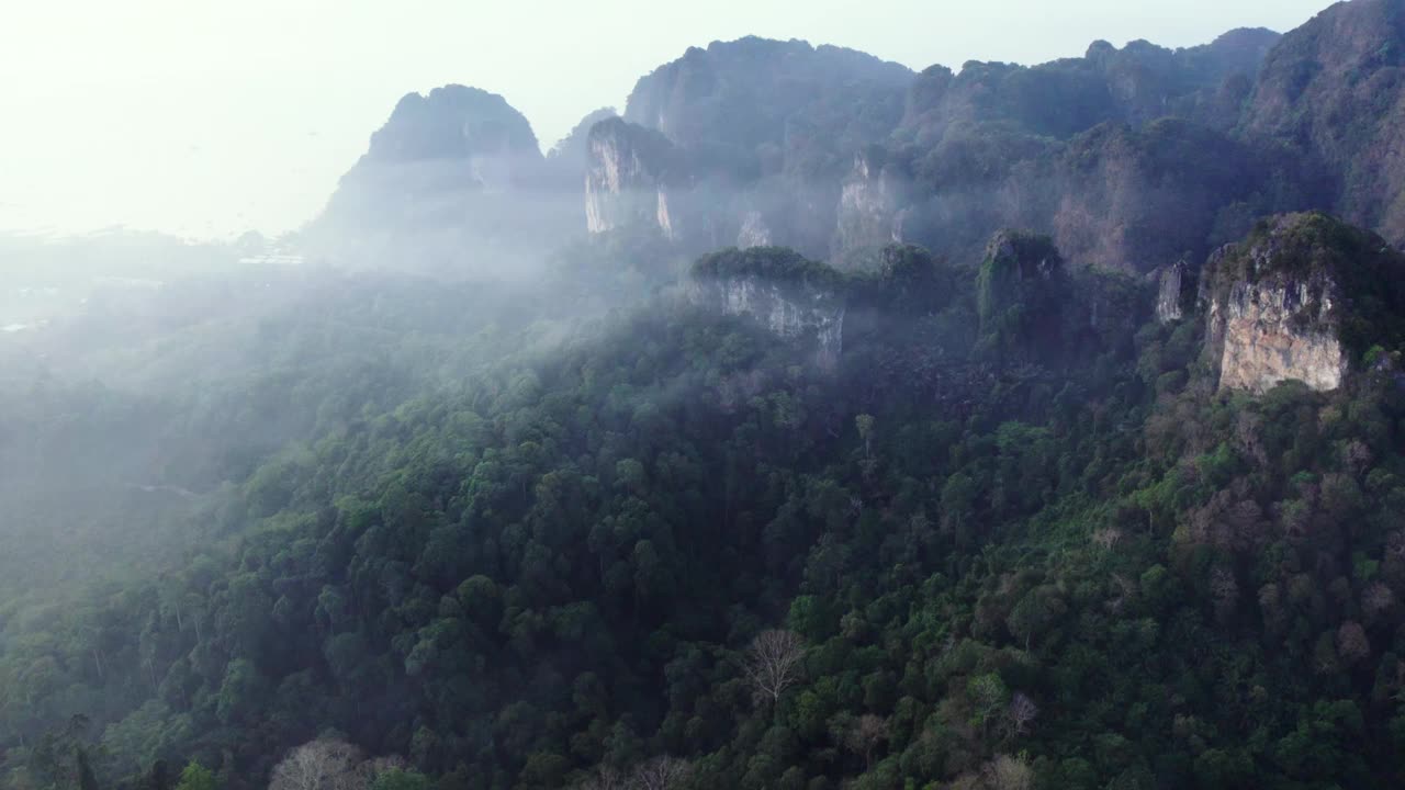 甲米海边的落基山脉视频素材