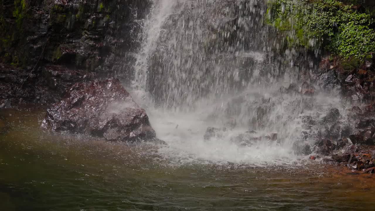 山瀑布视频素材