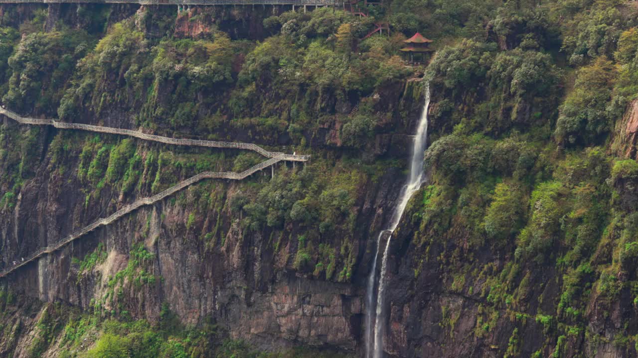 山瀑布视频下载