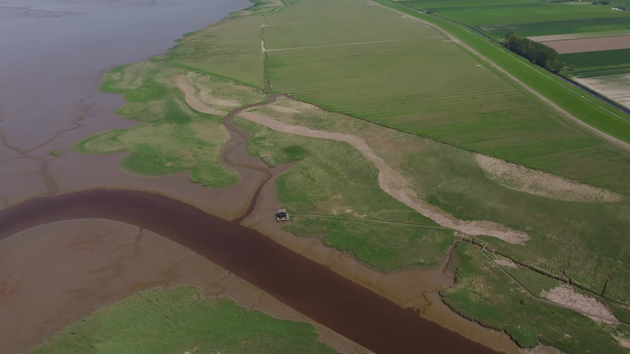 荷兰湿地和瓦登海鸟瞰图。视频素材