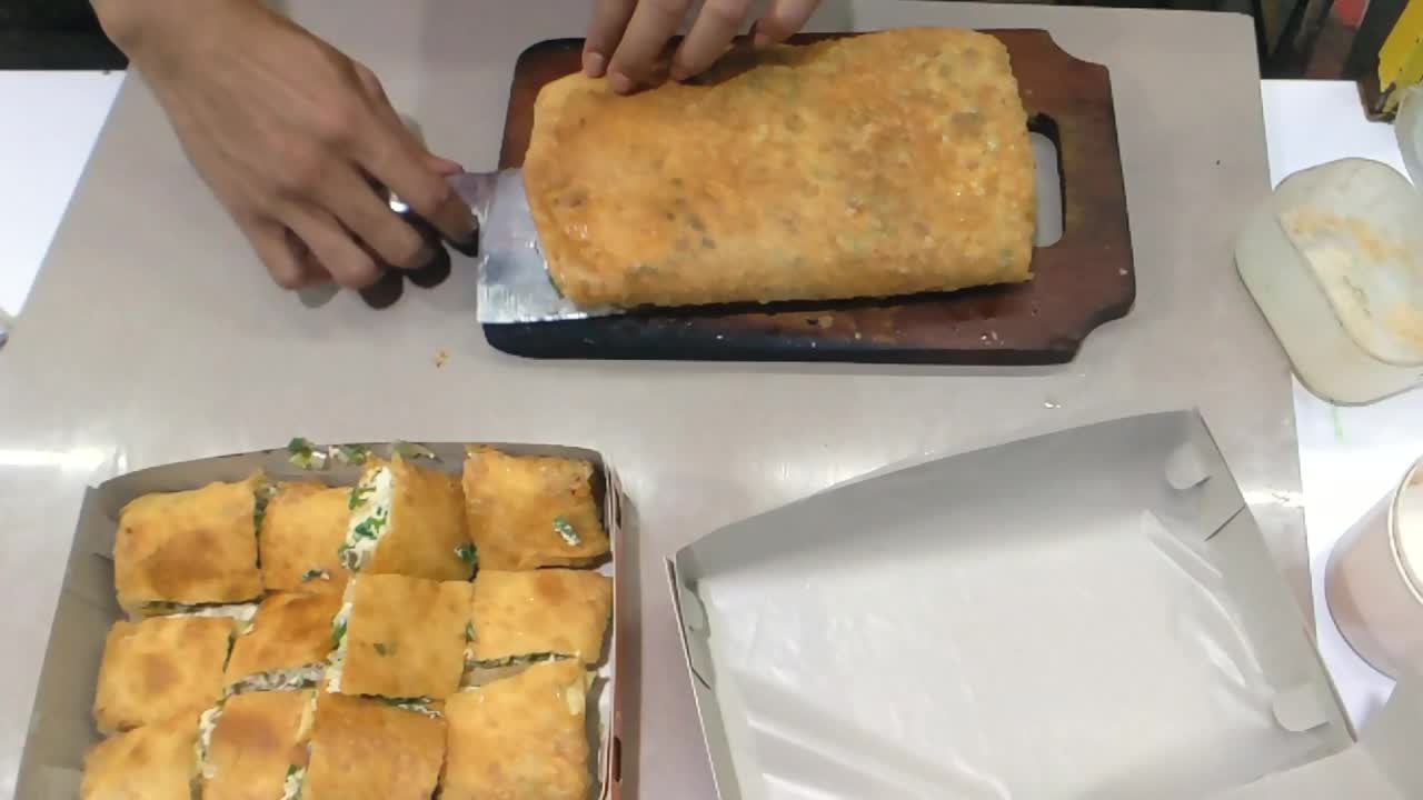 电影的拍摄。Martabak Telor的包装过程视频下载