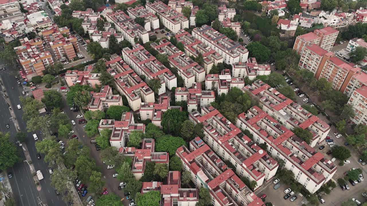 Coyoacan, CDMX的住宅综合体鸟瞰图视频素材