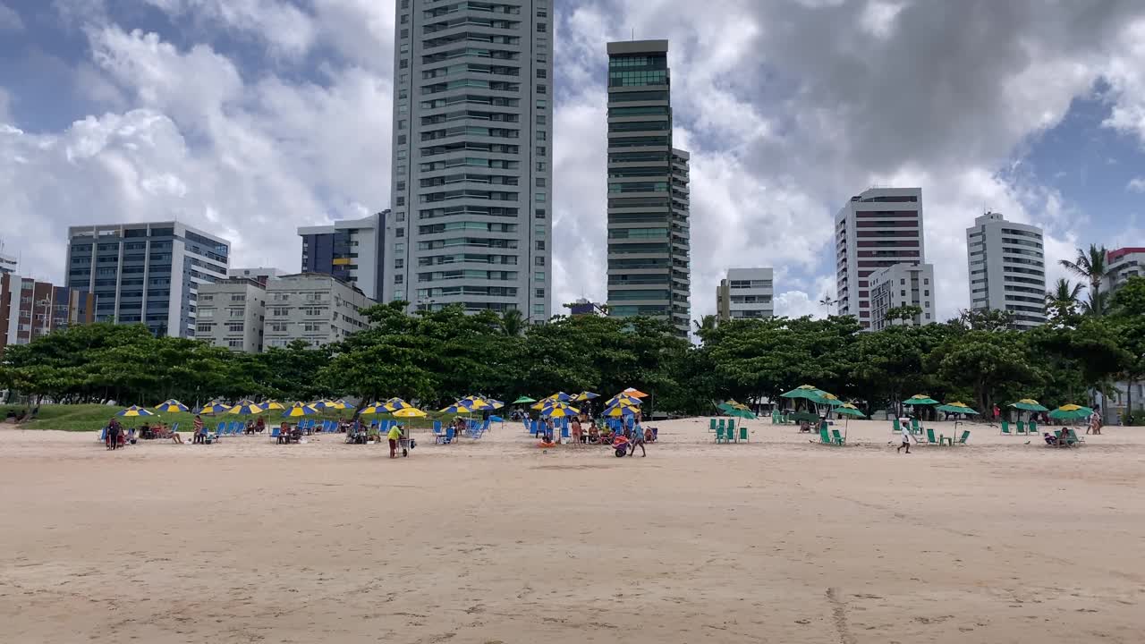 海滩和建筑视频下载