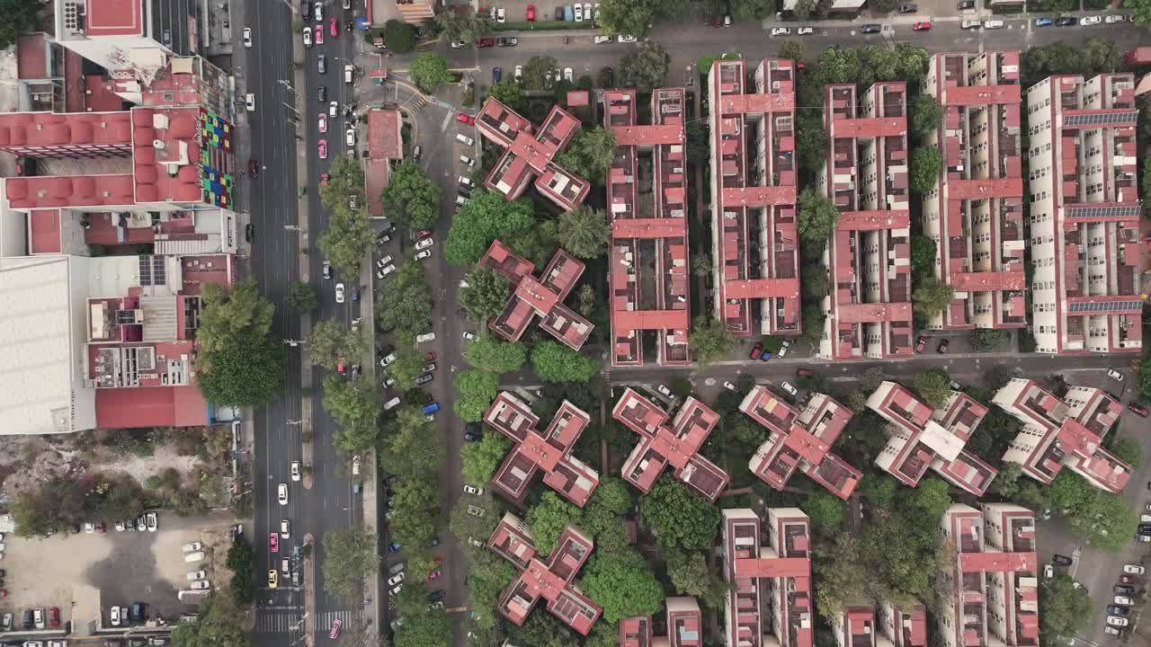 Coyoacán住宅综合体的慢动作鸟瞰图视频素材