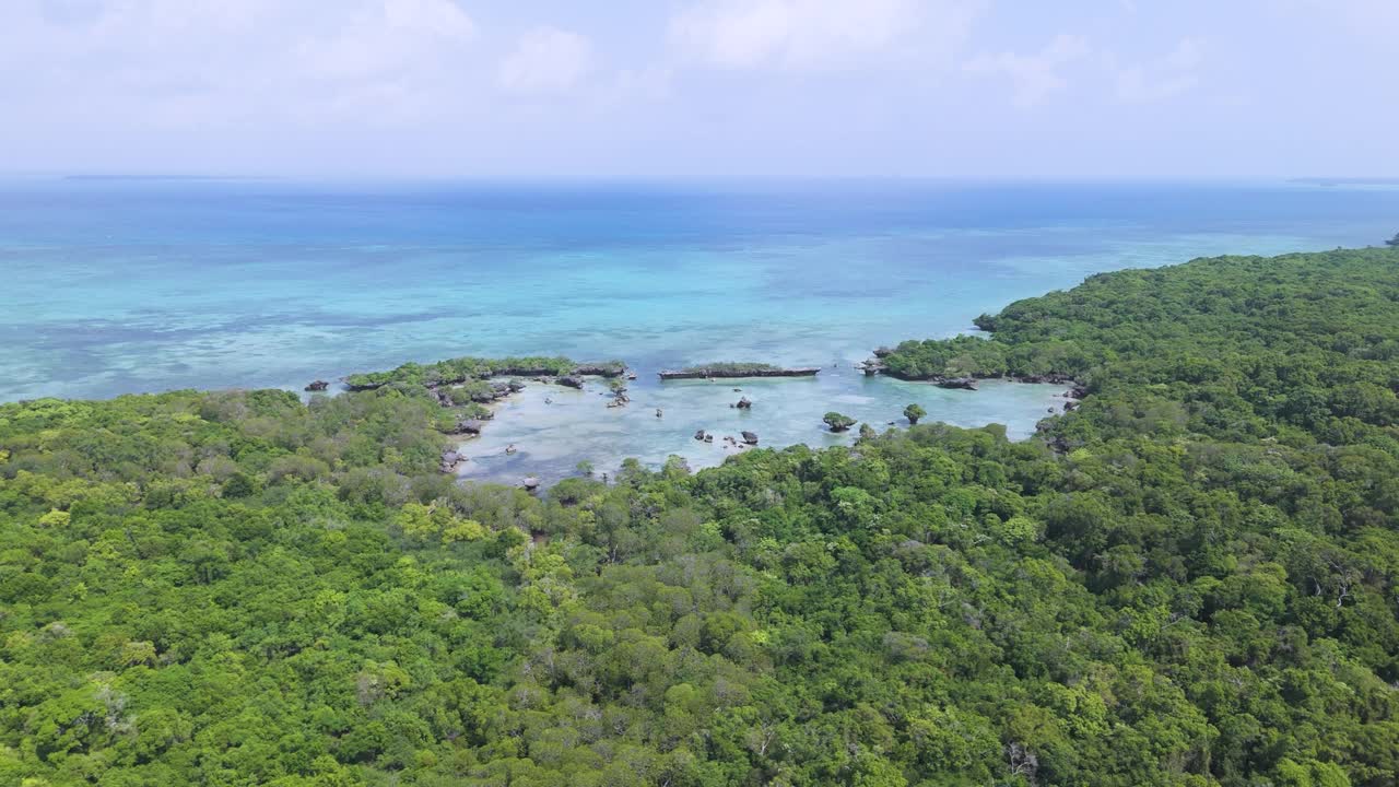 夸莱岛泻湖，非洲桑给巴尔旅游目的地，航空视频素材