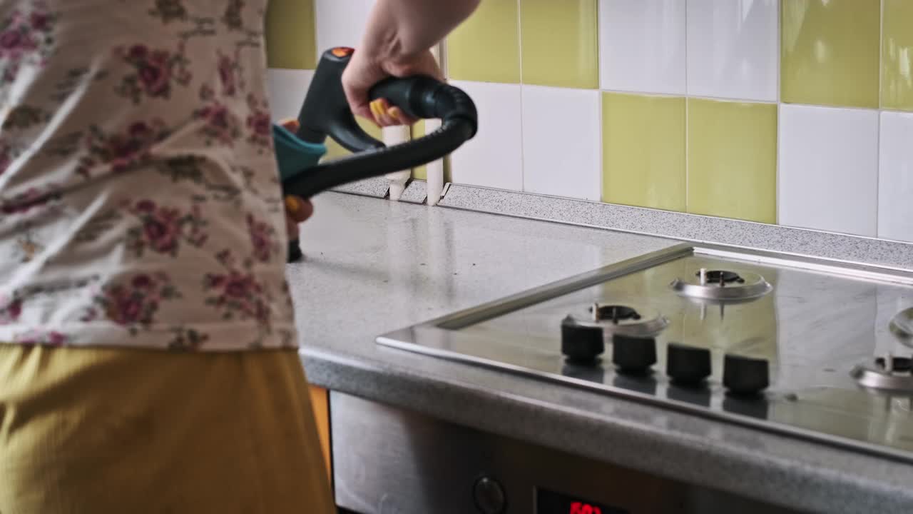 蒸汽清洗厨房表面视频素材