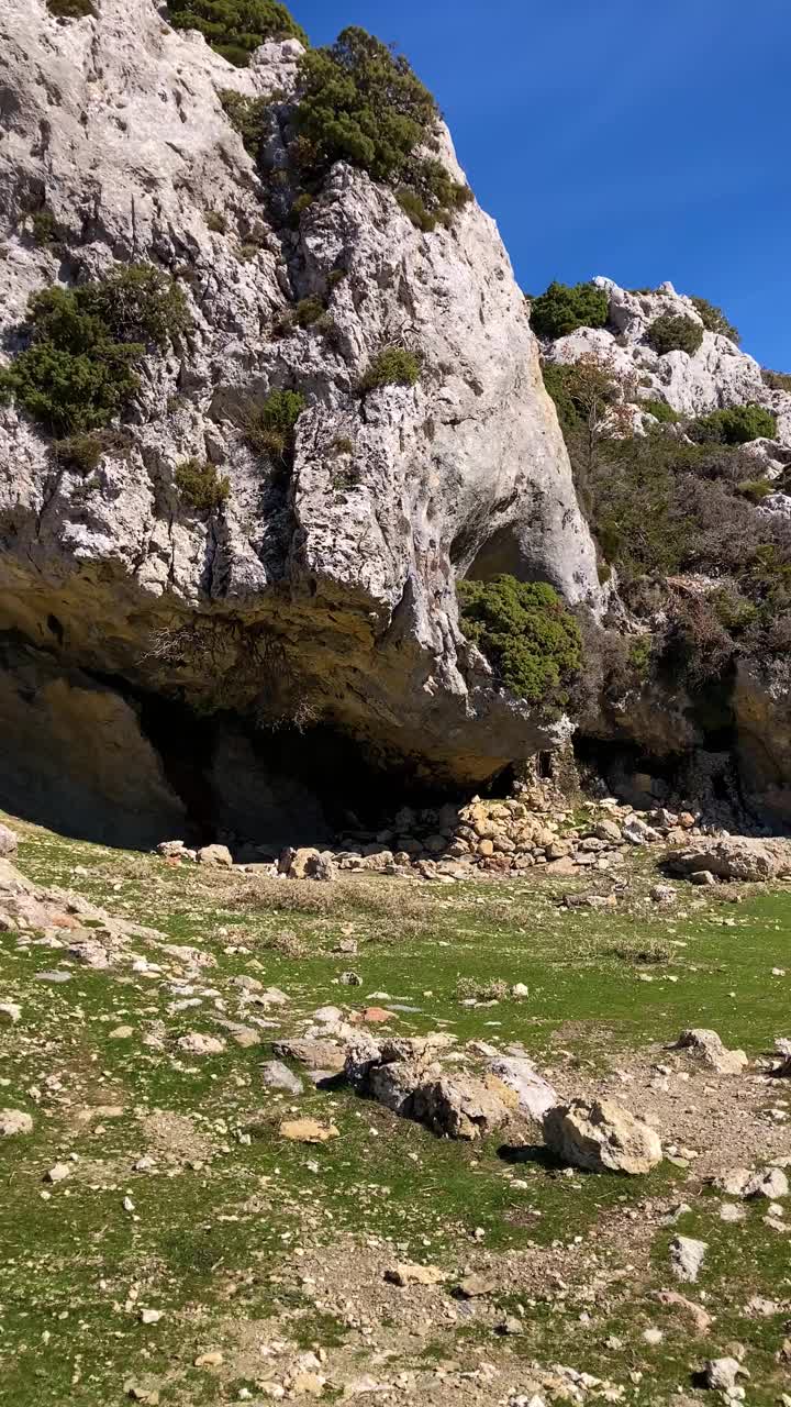 通往托雷西拉山顶的小路视频素材