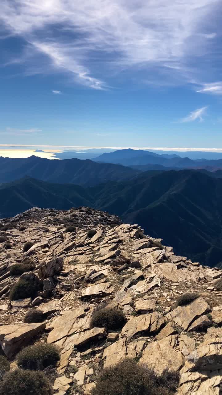 从小径到托雷西拉峰的全景视频素材