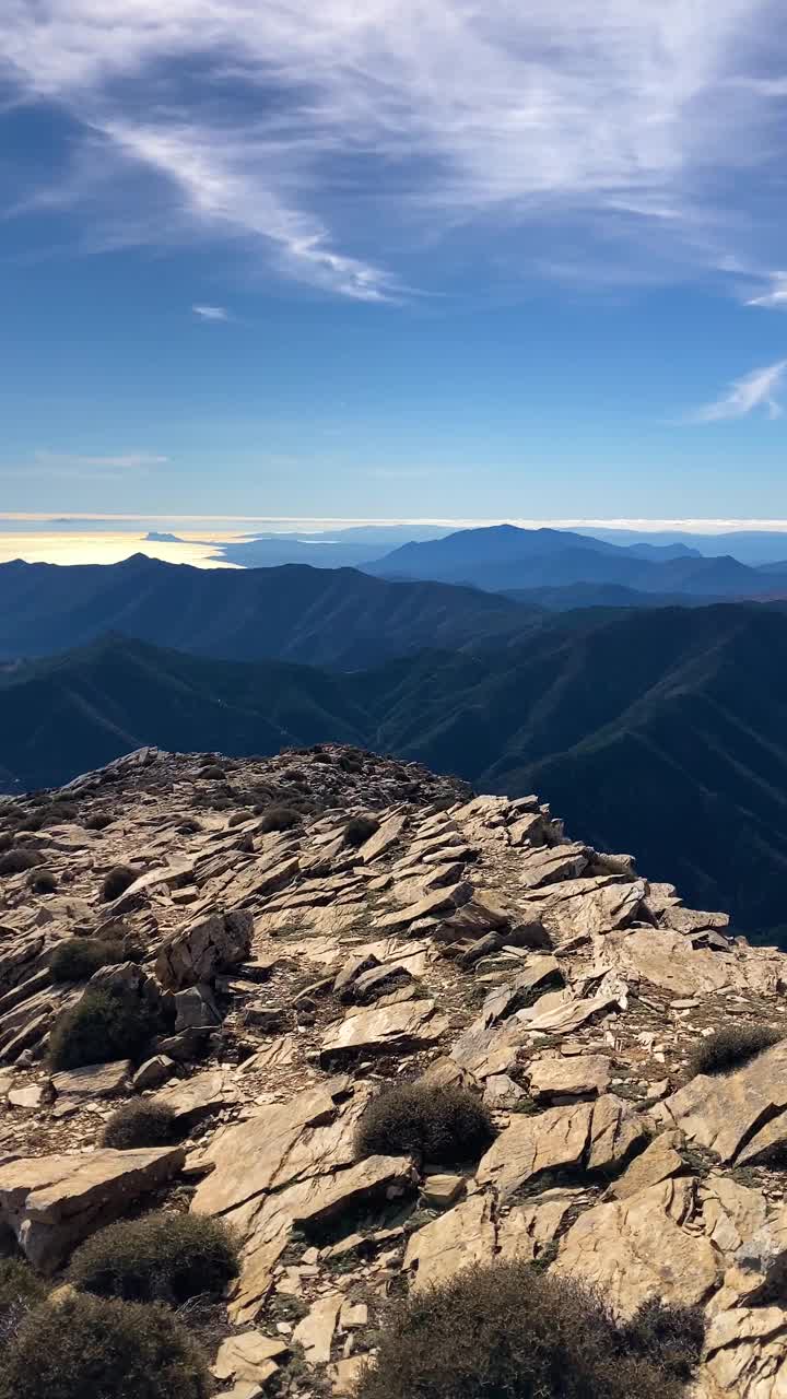 从小径到托雷西拉峰的全景视频素材