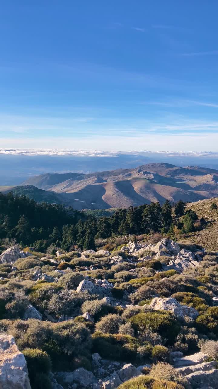 从小径到托雷西拉峰的全景视频素材