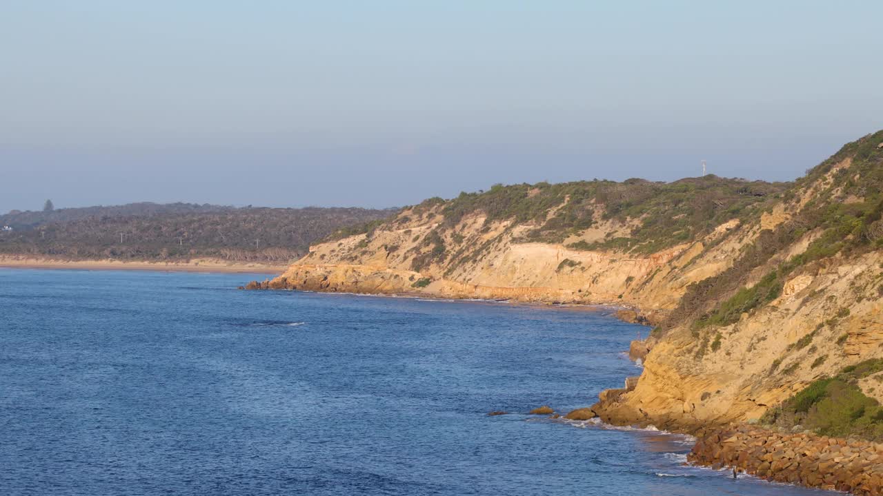 尼皮恩角的海岸公路风景优美视频素材